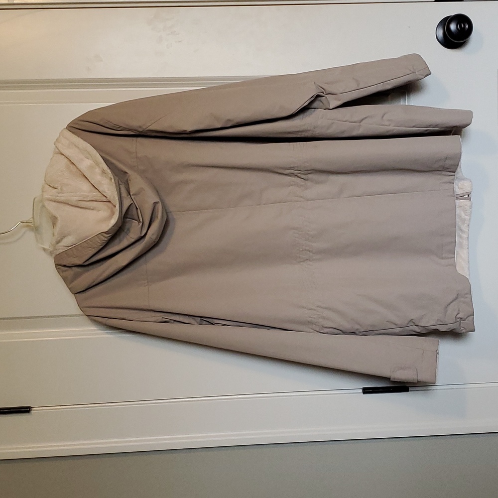š§ Water Resistant Jacket - Picture 5 of 6